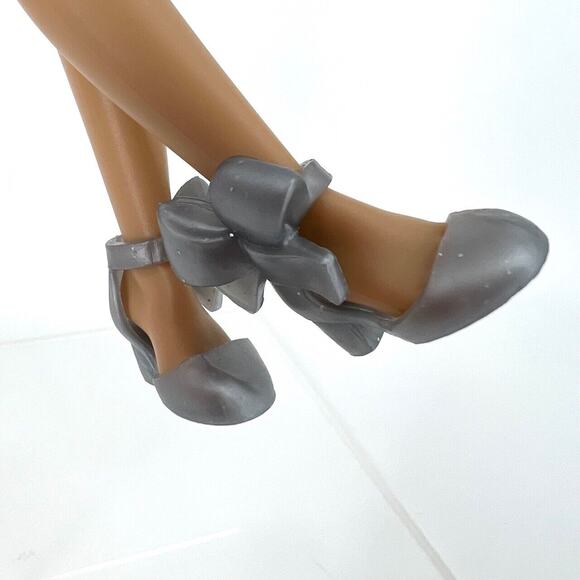 Boxy Girls Pink Hair Jade Doll + Extra Outfit and Shoes - Picture 2 of 8